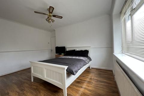 61 Widecombe Road, London, SE9 4HH