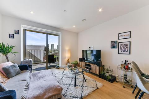 1 bedroom apartment for sale, Hive House, Brentford, TW8