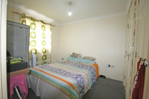15 Piper Way, Ilford, IG1 4DA