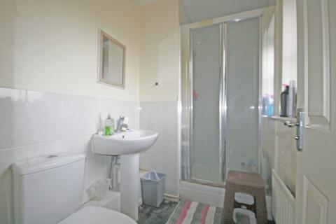 15 Piper Way, Ilford, IG1 4DA