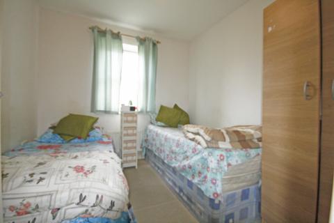 15 Piper Way, Ilford, IG1 4DA