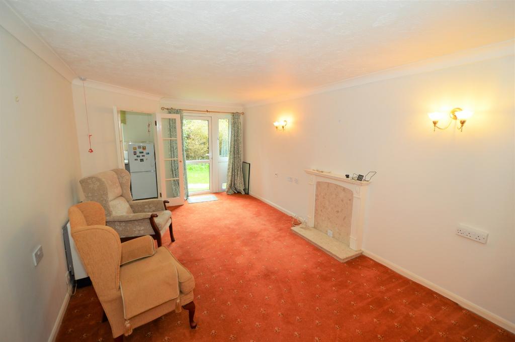 Ground Floor Flat, Hart Dene Court, Bagshot 1 bed retirement property