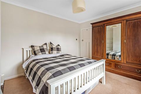 15 Hillside Gardens, Brockham, Betchworth, RH3 7ER