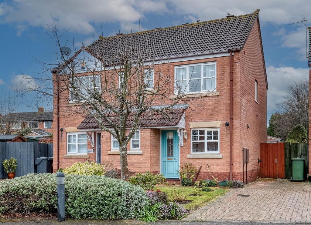 Oakland Grove, Bromsgrove, B61 0AF 2 bed semidetached house £230,000