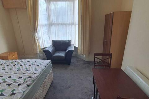 2 bedroom flat to rent, 2 Rooms Lyttleton Flat, Stechford, B33 8BN