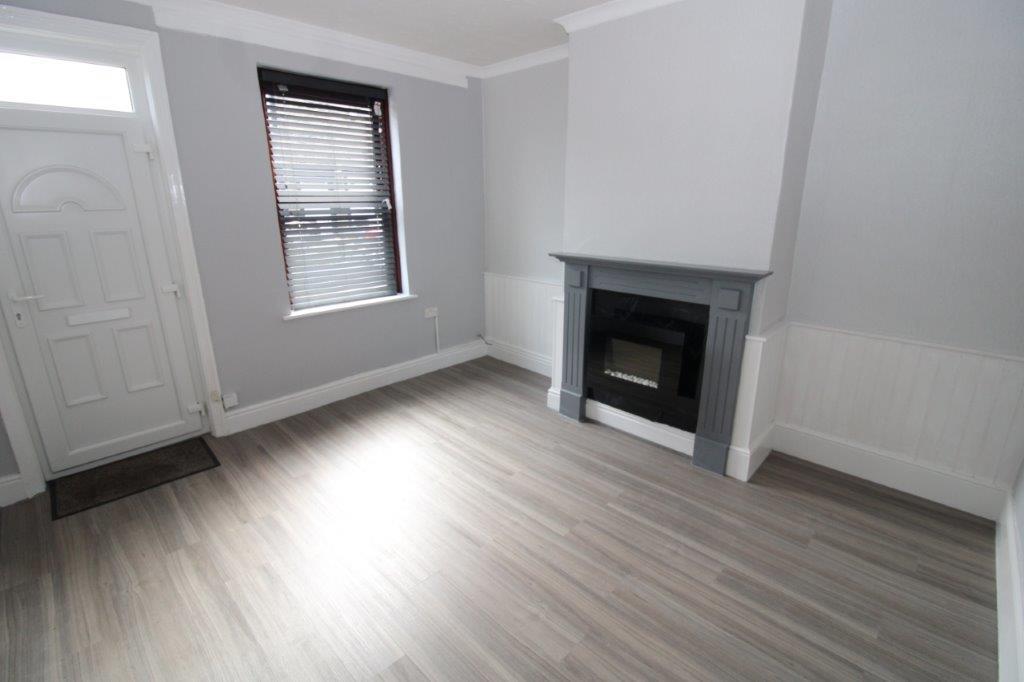 Blenheim Avenue, Barnsley 2 bed terraced house £550 pcm (£127 pw)