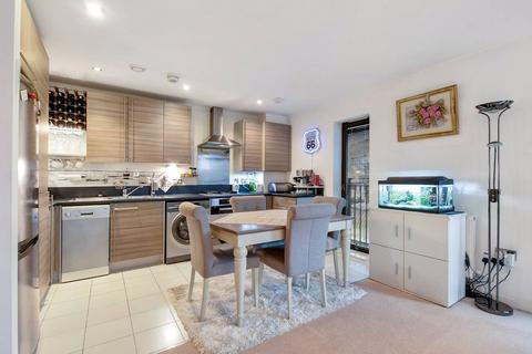 22 Leverton Close, London, N22 7BT