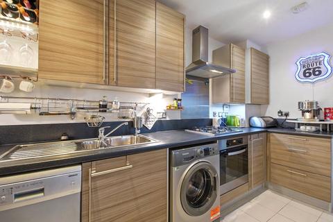 22 Leverton Close, London, N22 7BT