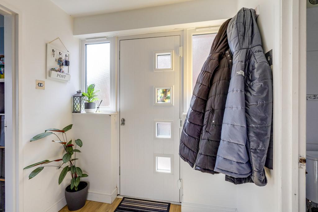 Eastbury Avenue, Rochford, SS4 3 bed semidetached house for sale £