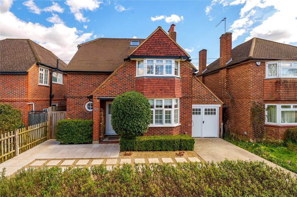 Basingfield Road, Thames Ditton, KT7 4 bed detached house £1,800,000