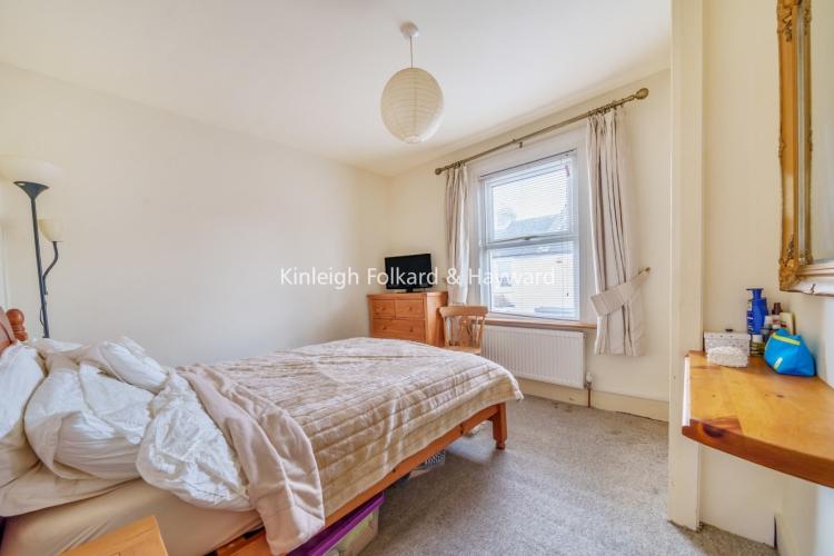 Gowland Place Beckenham BR3 2 bed cottage £1,750 pcm (£404 pw)