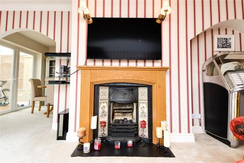 18 Cokeham Road, Sompting, Lancing, BN15 0AA