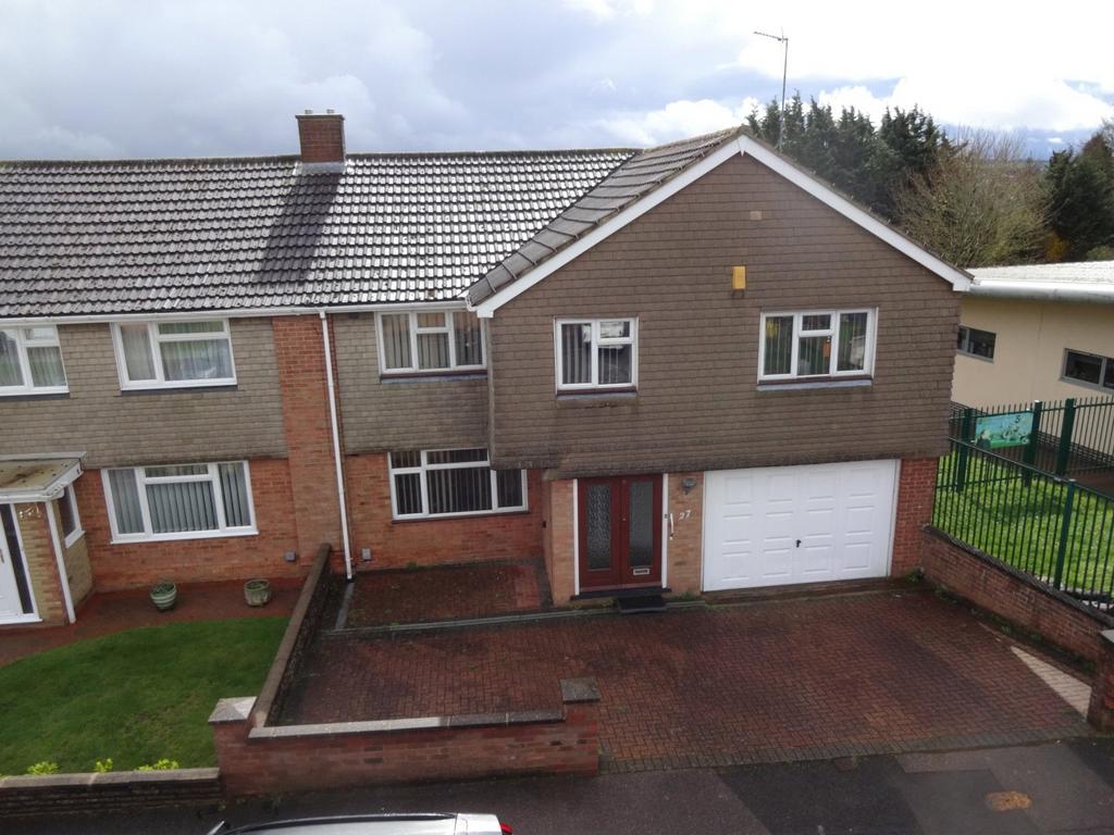 Sawtry Close, Luton, Bedfordshire, LU3 5 bed semidetached house £480,000