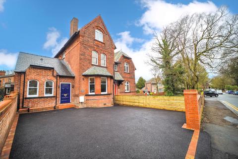 4 bedroom semi-detached house for sale - Briar Cottage, 31A Park Road North, Newton-Le-Willows, WA12 9TF