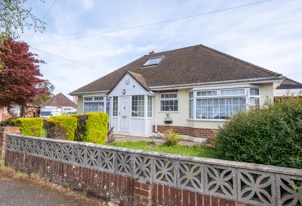 Aberdare Road, Bournemouth, Dorset 2 bed detached bungalow for sale £