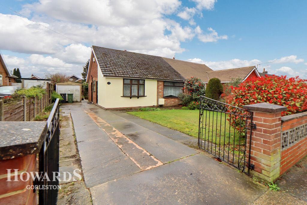 Mill Lane, Bradwell 2 bed semidetached bungalow for sale £225,000