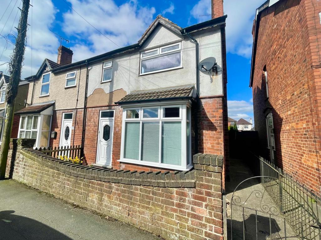 Quarry Road, Somercotes, Alfreton... 3 bed semidetached house £140,000