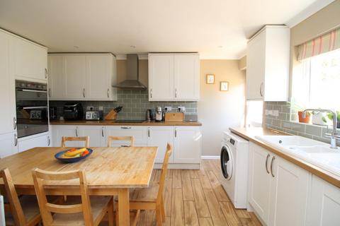 34 Crawts Road, Overton, Basingstoke, RG25 3LR
