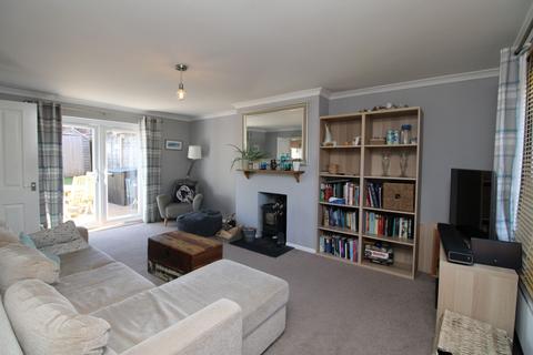 34 Crawts Road, Overton, Basingstoke, RG25 3LR