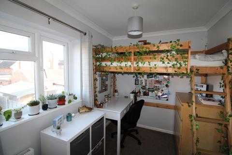 34 Crawts Road, Overton, Basingstoke, RG25 3LR