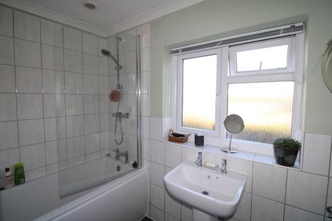 34 Crawts Road, Overton, Basingstoke, RG25 3LR