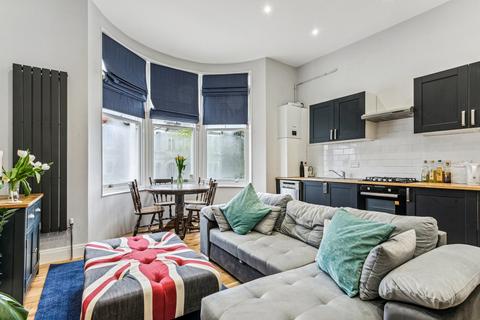 1 bedroom flat for sale, Altenburg Gardens, London