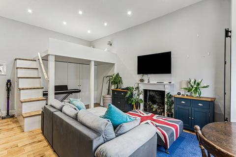 1 bedroom flat for sale, Altenburg Gardens, London
