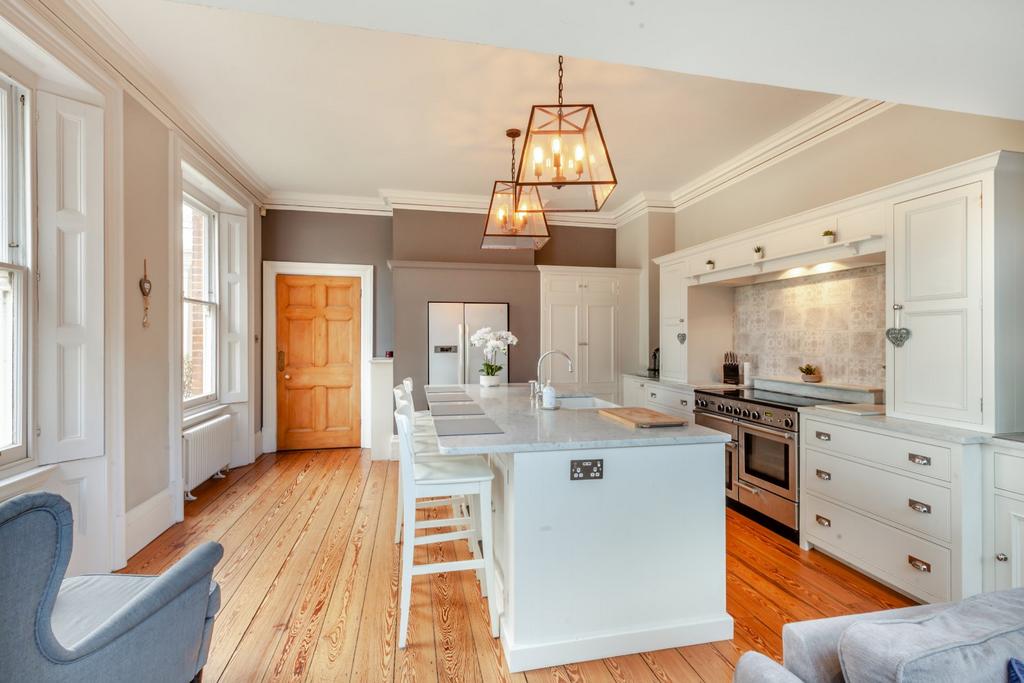 Roxwell Road, Writtle, Essex 4 bed house for sale £1,000,000