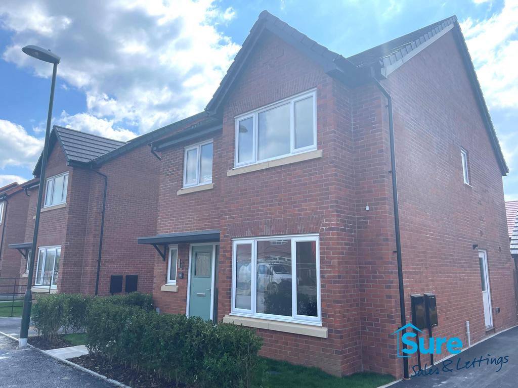 Goldsmith Road, Churchdown, Gloucester, GL3. 4 bed detached house £