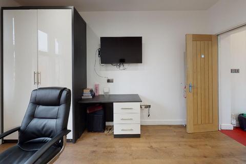 Studio to rent, St. Peters Road, Leicester LE2