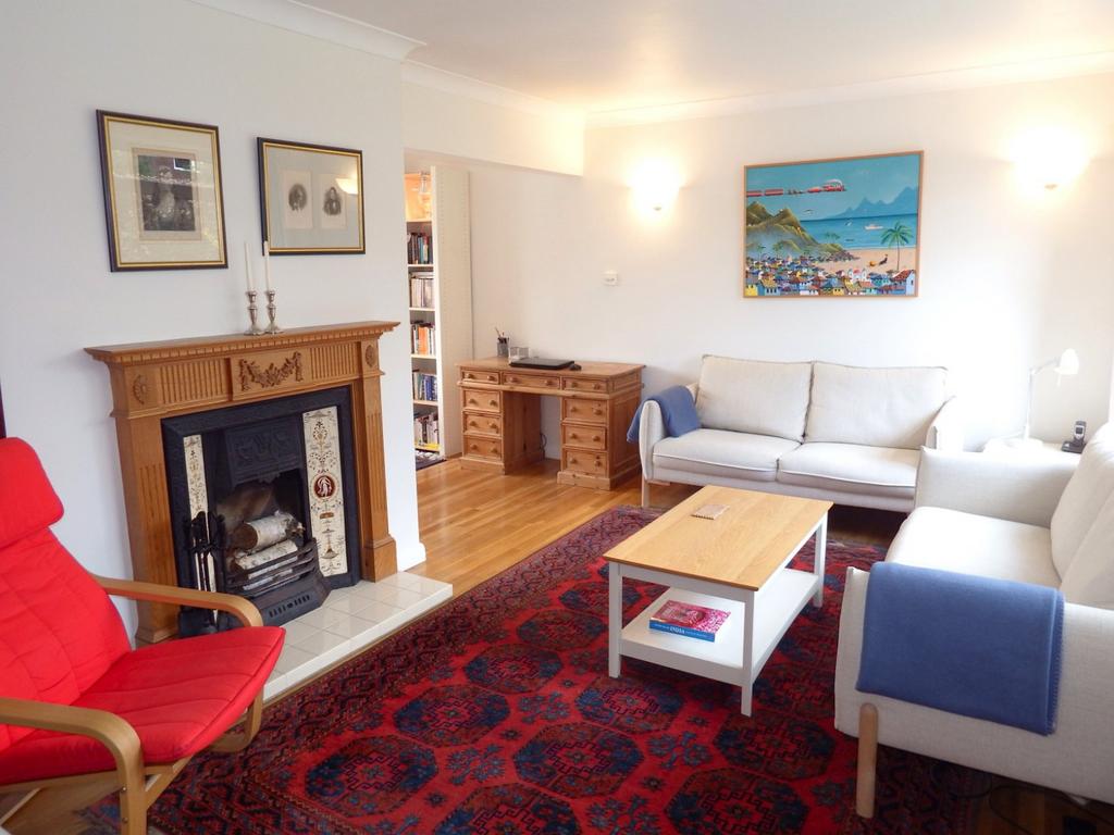 Fairview Road, Stevenage, Hertfordshire, SG1 3 bed detached house for