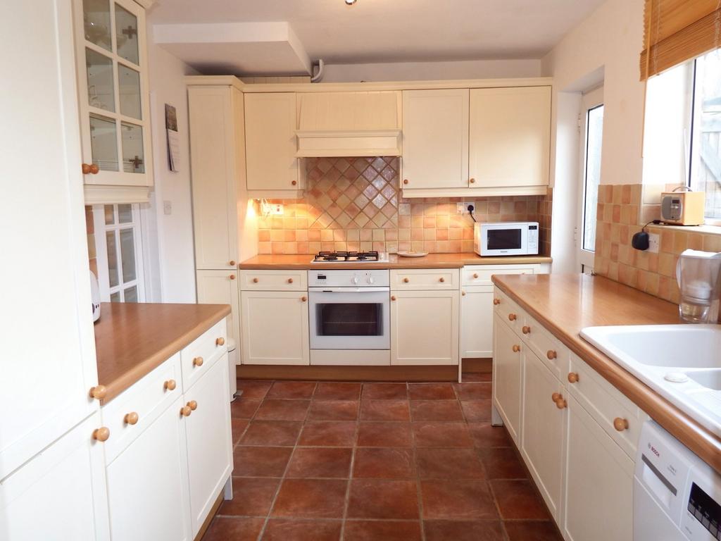 Fairview Road, Stevenage, Hertfordshire, SG1 3 bed detached house for