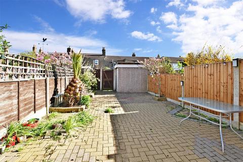 5 Broadfield Close, Romford, RM1 2QR