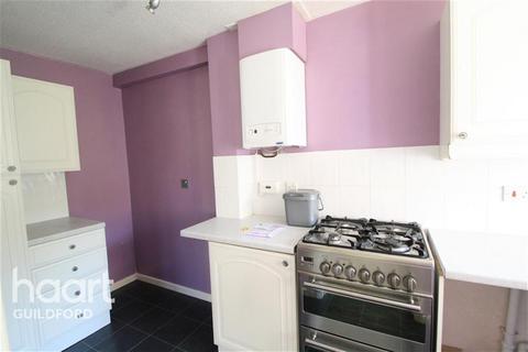 2 bedroom end of terrace house to rent, Stonecrop Road