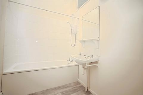 Studio to rent, Montpellier Grove, Cheltenham, Gloucestershire, GL50