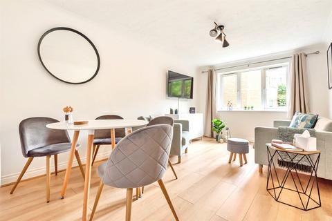 2 bedroom apartment to rent - 20 Kings Oak Court, Queens Road, Reading, RG1