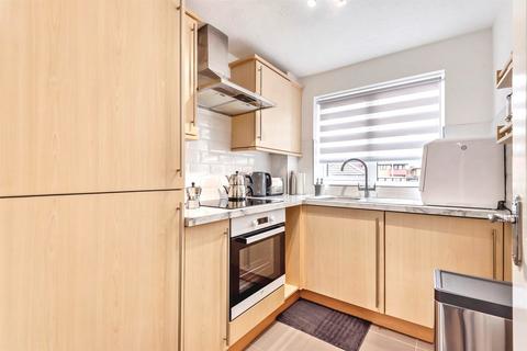 2 bedroom apartment to rent - 20 Kings Oak Court, Queens Road, Reading, RG1