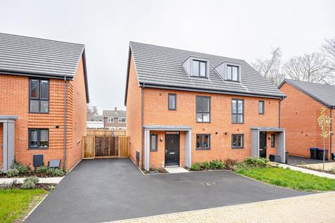 4 bedroom semi-detached house for sale, Isthmian Close, Bishop's Stortford, Hertfordshire, CM23