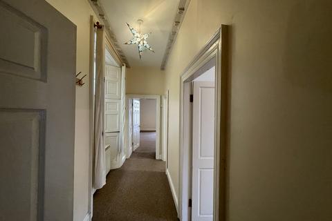 1 bedroom flat to rent, Market Street, Haverfordwest, Pembrokeshire, SA61
