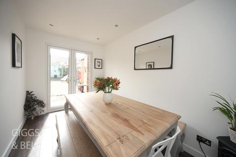 2 Fermor Crescent, Luton, LU2 9HT