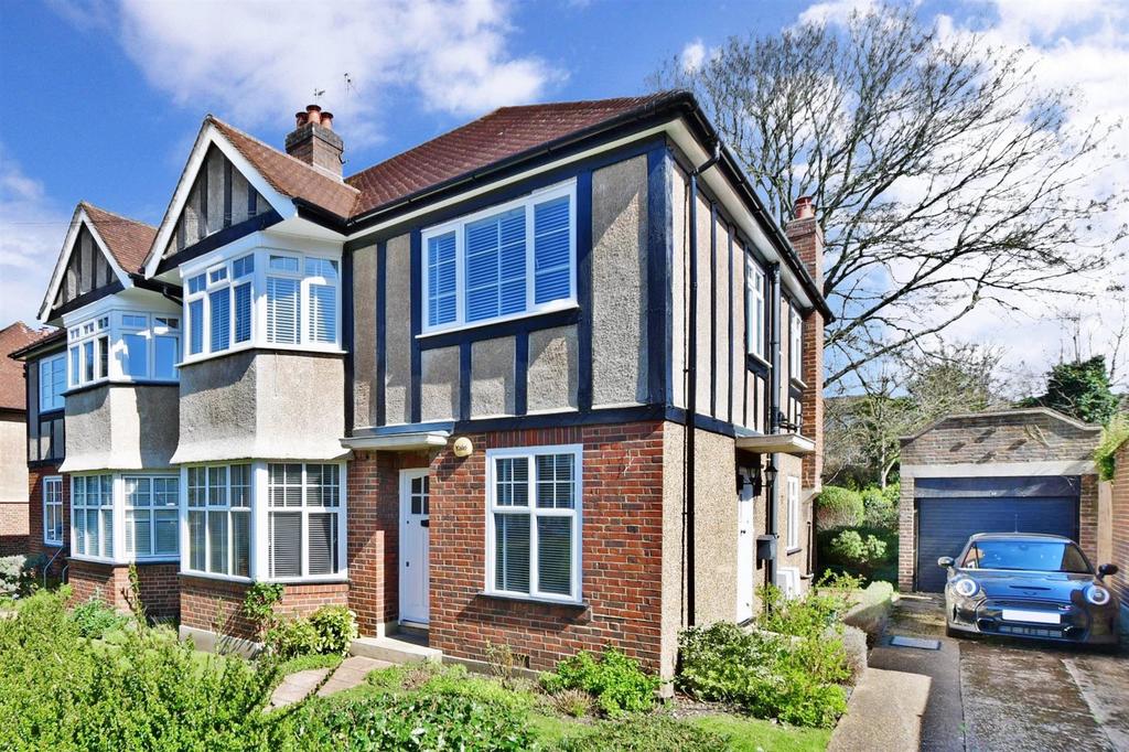 Grove Avenue, Sutton, Surrey 2 bed ground floor for sale £