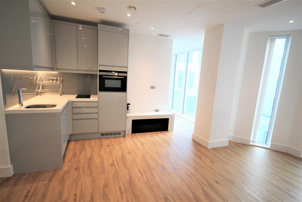 Westgate House, Hanger Lane, London W5 1 bed flat £1,450 pcm (£335 pw)