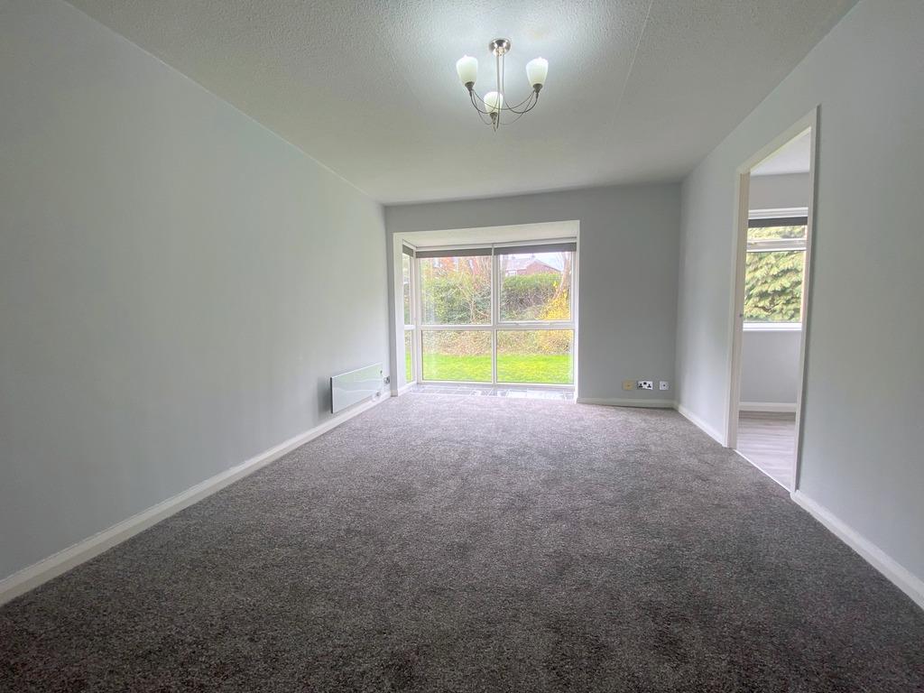 Daisyfield Court, Elton, Bury, BL8 2BL 2 bed flat £625 pcm (£144 pw)