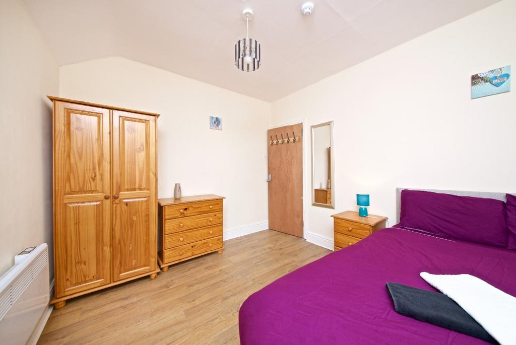Lawrence Road 4 bed apartment to rent £995 pcm (£230 pw)