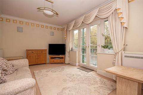 2 bedroom flat for sale, Oaklands Court, Canonsfield Road, Welwyn, Hertfordshire