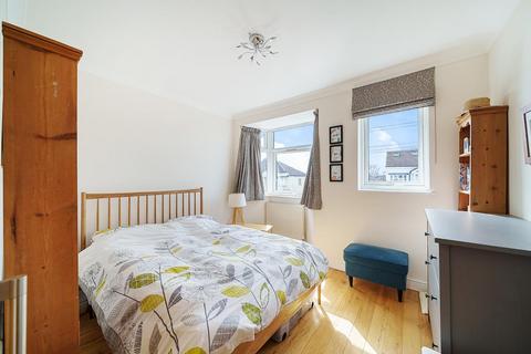 121a Ellison Road, London, SW16 5DE