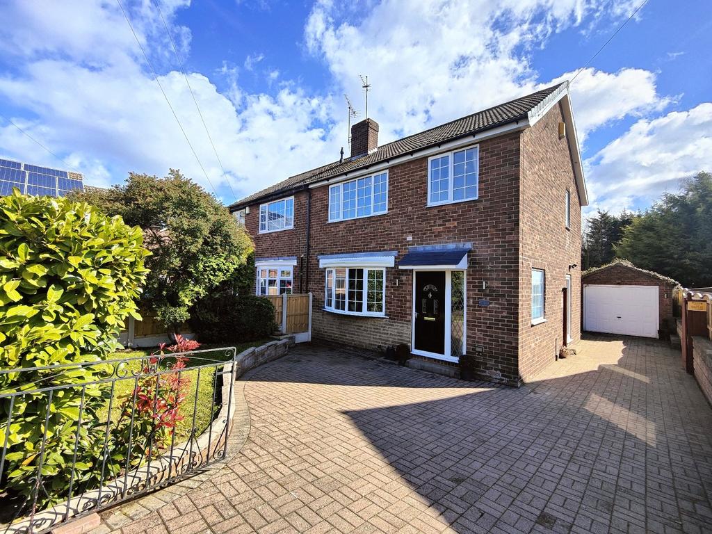 Snowden Avenue, Knottingley, West Yorkshire, WF11 3 bed semidetached