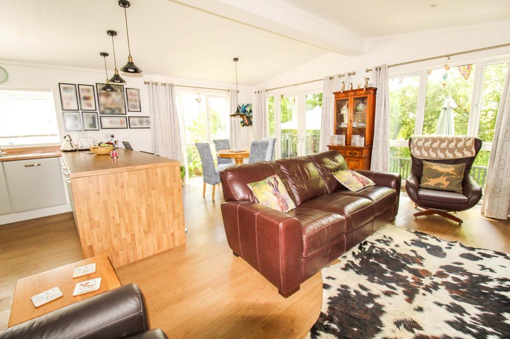 Trowbridge Lodge Park, Trowbridge 3 bed park home £220,000