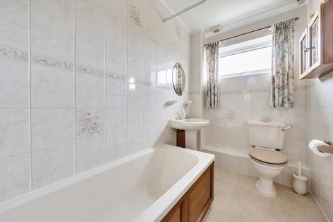 9 Grenville Way, Thame, OX9 3YW
