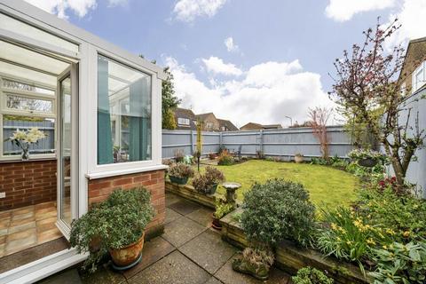 9 Grenville Way, Thame, OX9 3YW